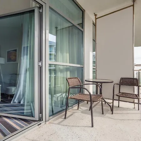 Arka I, Sun & Snow *